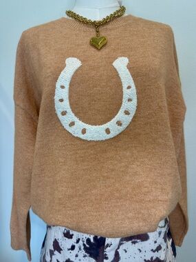 Cozy lucky horseshoe Crewneck Sweater - Beige